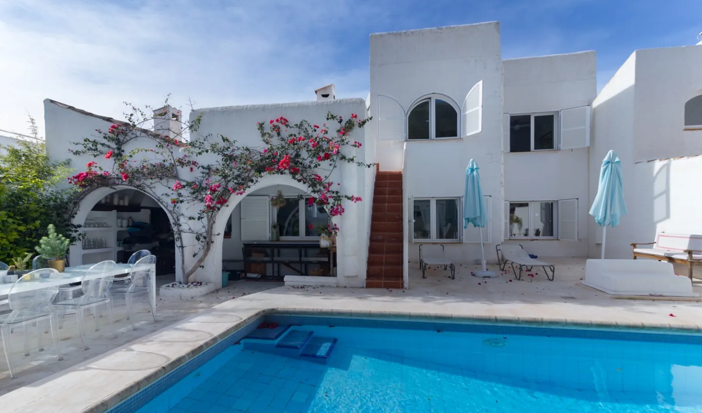 Bright chalet in Menorca style with private pool - 1
