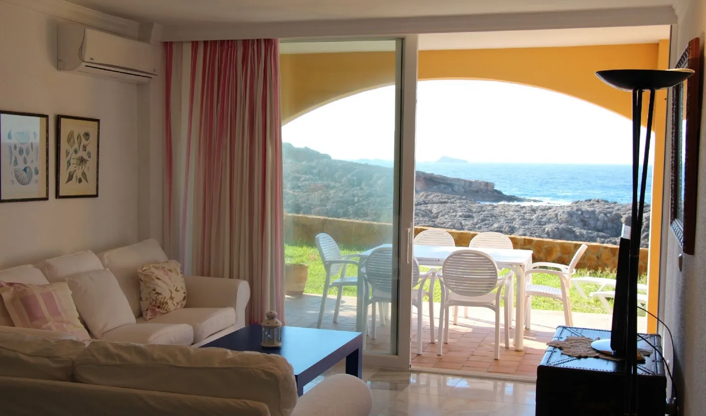 Frontline Seafront Apartment with Private Garden in Nova Santa Ponsa - 1