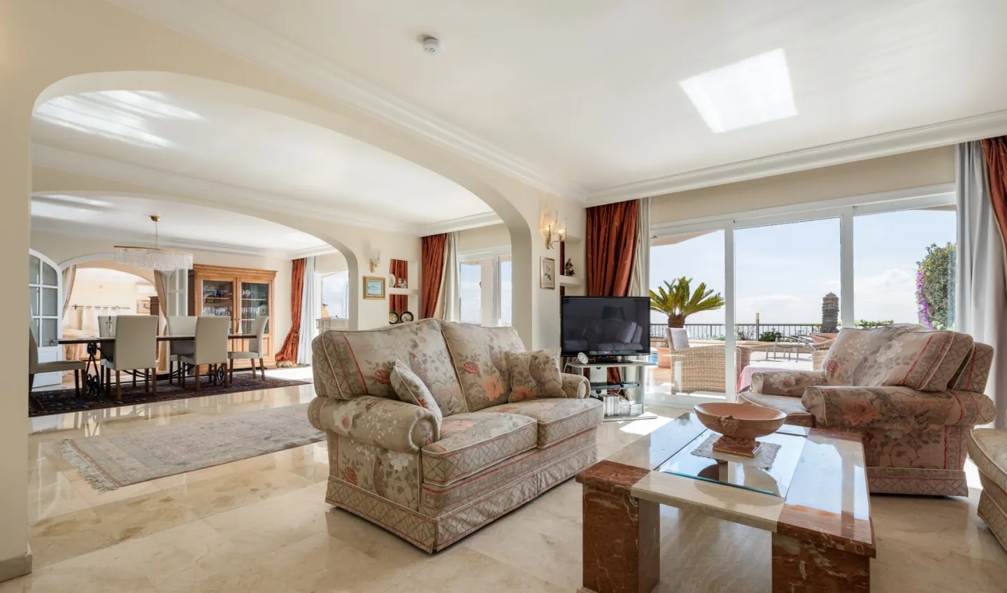 Exclusive Seafront Apartment with Private Pool in Portals Nous - 1