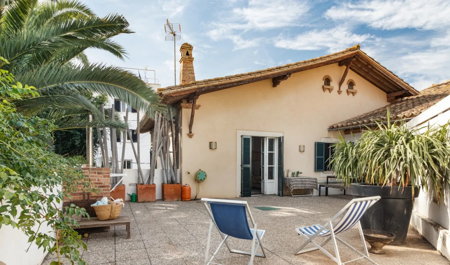 House in premium location near Calanova port - 1