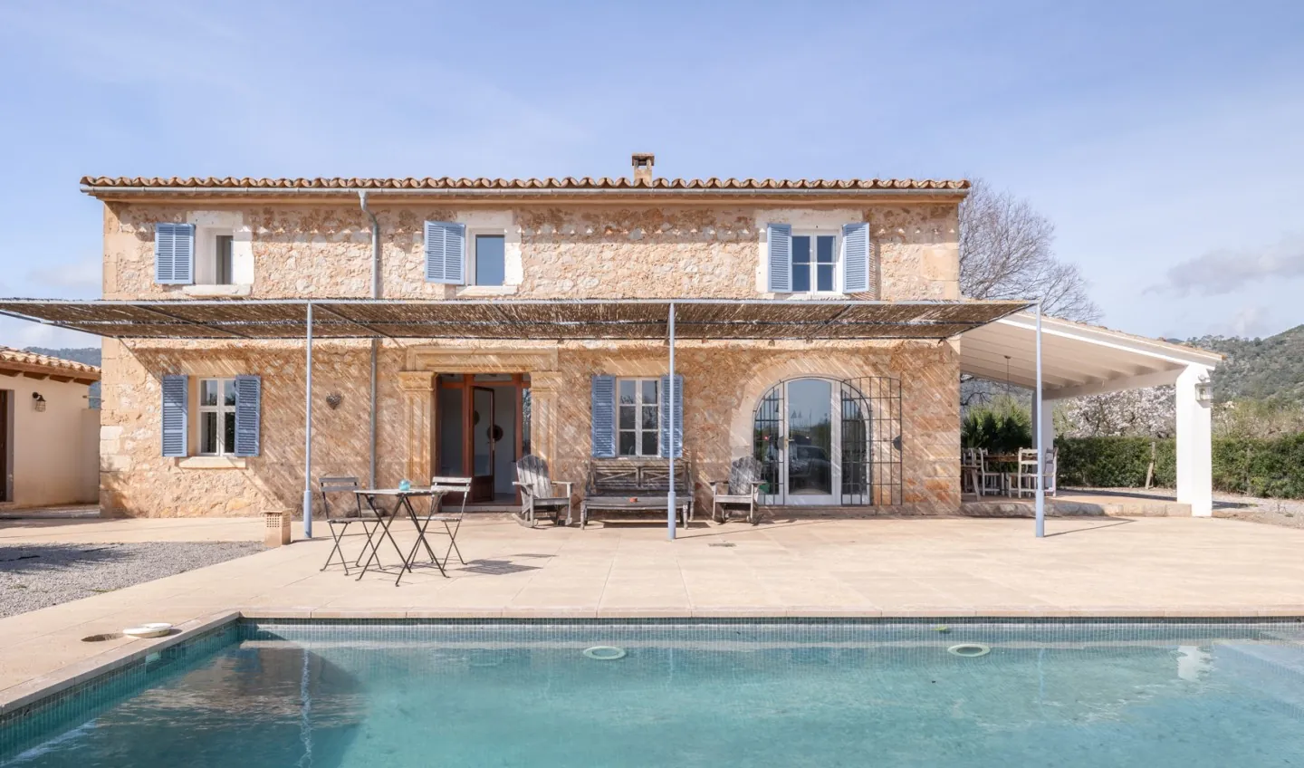 Mallorcan finca with holiday rental licence (6), pool and 25,000 m² near Lloseta - 1