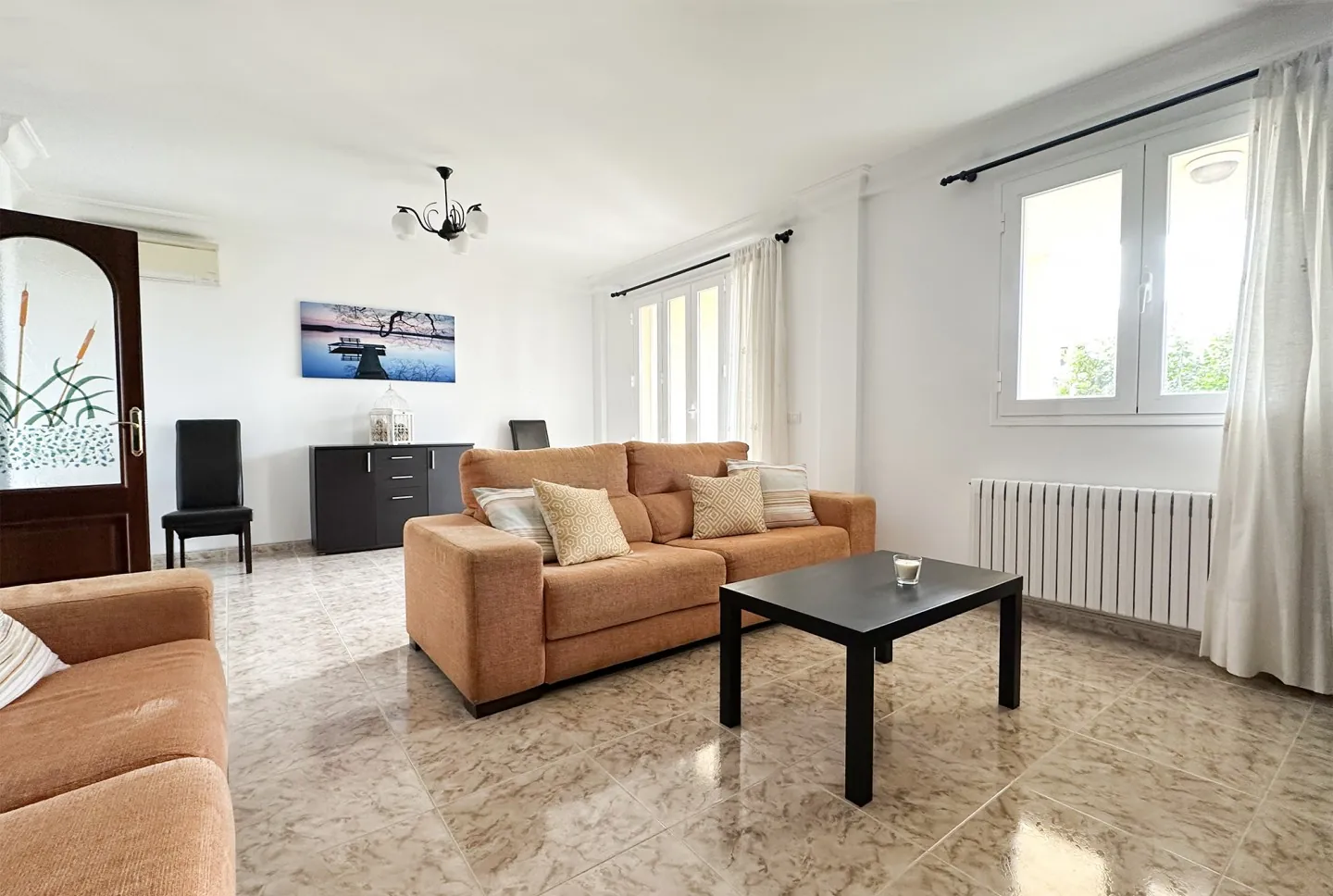 Villa with 2 flats in sought-after area - 1