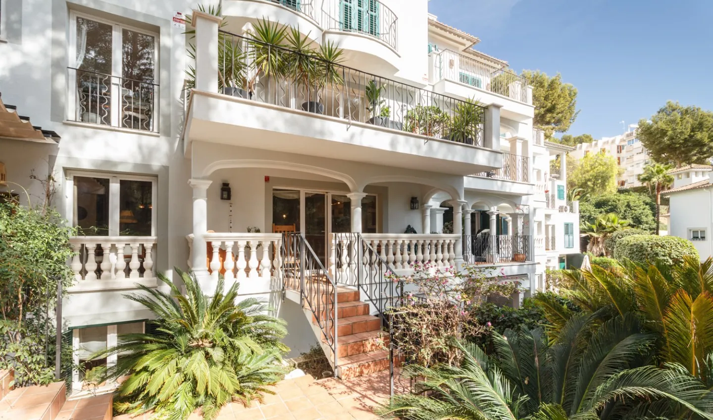 Renovated duplex apartment with spacious private terraces in Cas Català - 1
