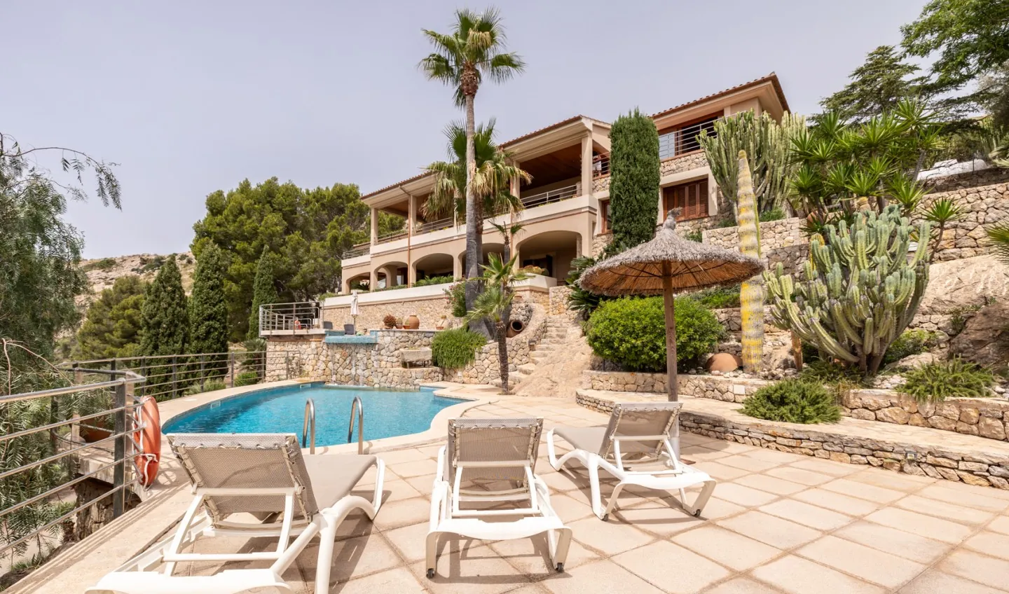 House with a licence to let in the picturesque location of Port Pollença - 1