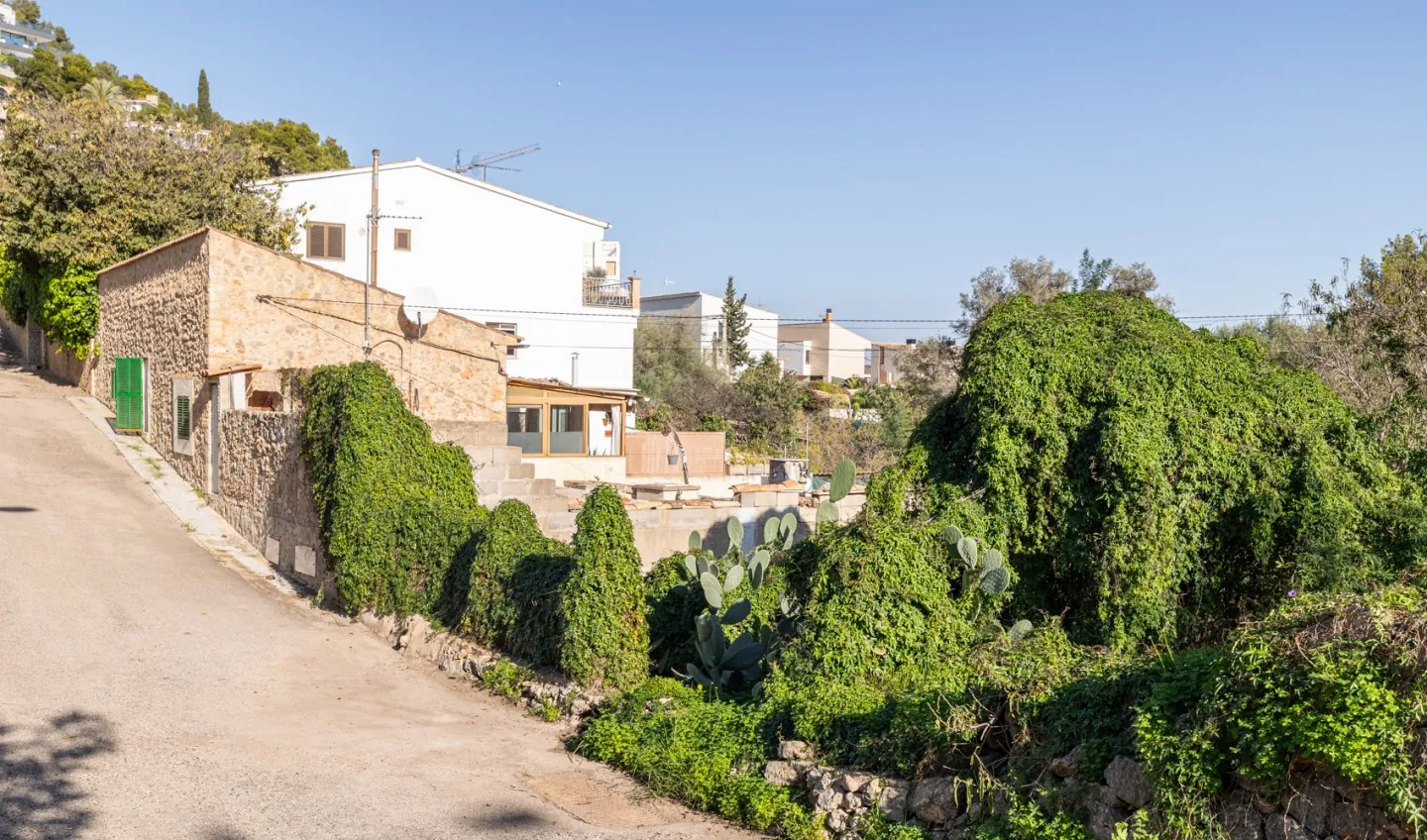 Urban Plot with Dual Access in Palma’s Coveted Génova Area - 1