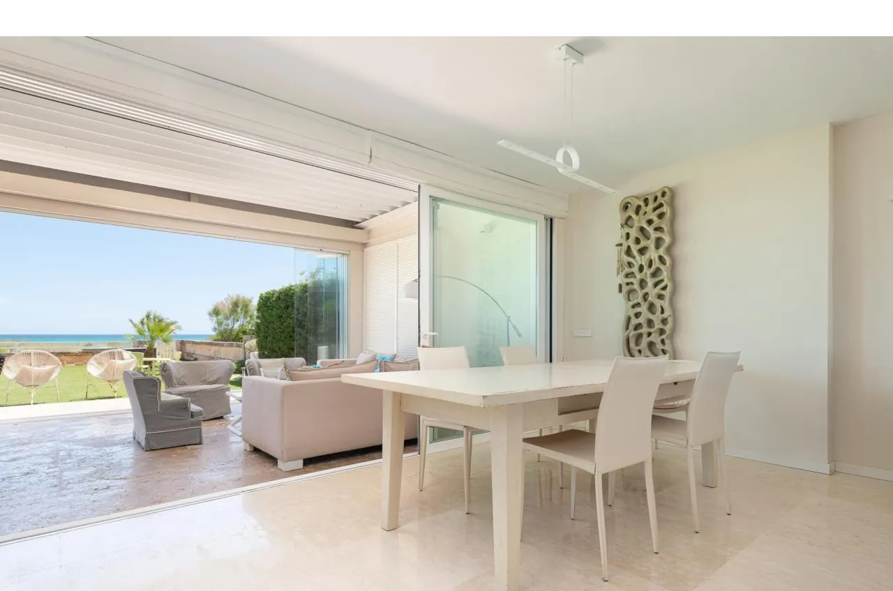 Beachfront Bungalow in Playa de Muro - 1